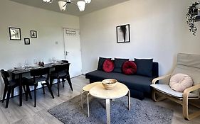 Stunning 2-Bed Apt Near Central London.